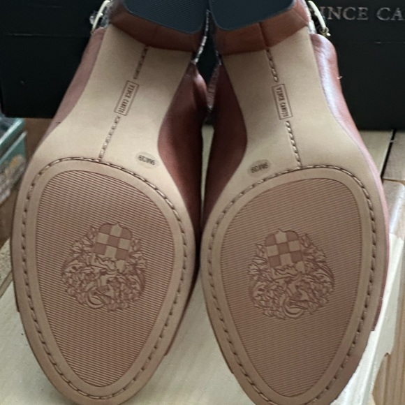 Vince Camuto size 9, saddle brown with snakeskin accents - Picture 4 of 5